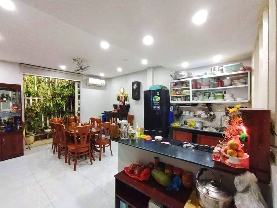 Bán gấp nhà quận 10, hxh Ngô Gia Tự, ngang 5m hậu 5.7m nhỉnh 9 tỷ