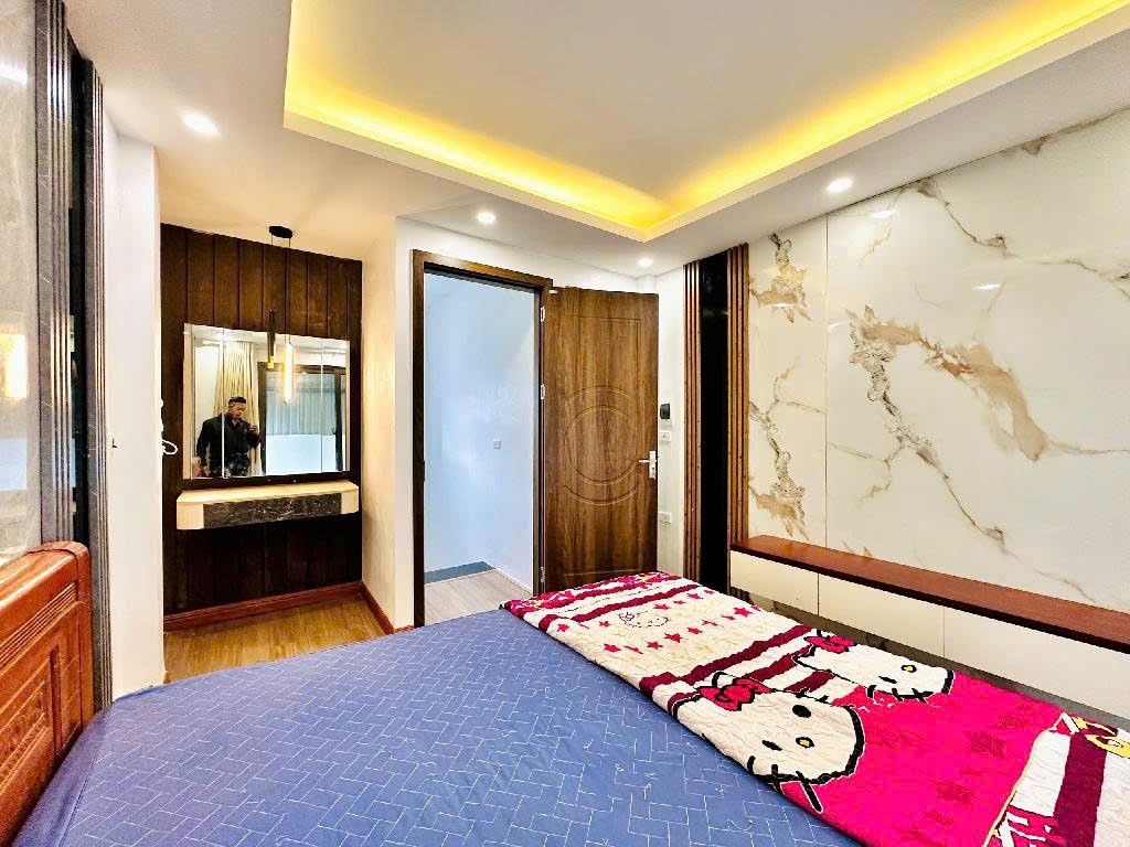 Bán nhà 67m² x 3 tầng, đường ô tô tránh, tại ngõ 12 Thạch Bàn, ngay hồ Thạch Bàn, giá 8.2 tỷ