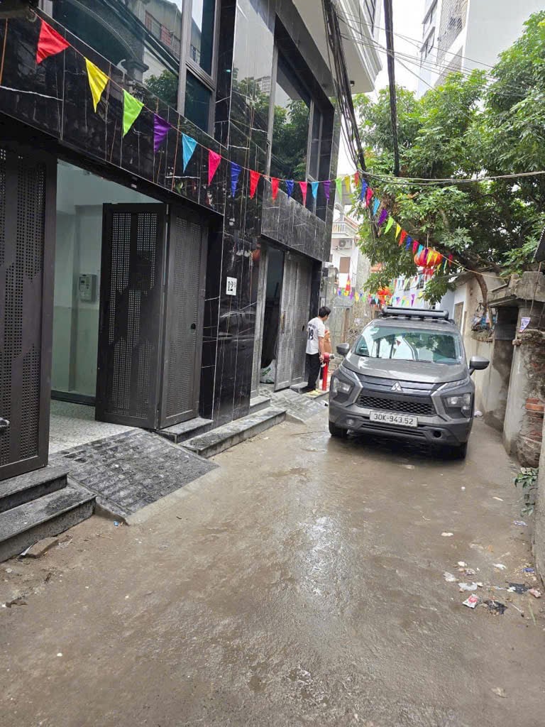 Bán tòa nhà căn hộ dịch vụ tại Phường Phương Canh, Quận Nam Từ Liêm, diện tích 75m2, giá 15,8 tỷ có thương lượng
