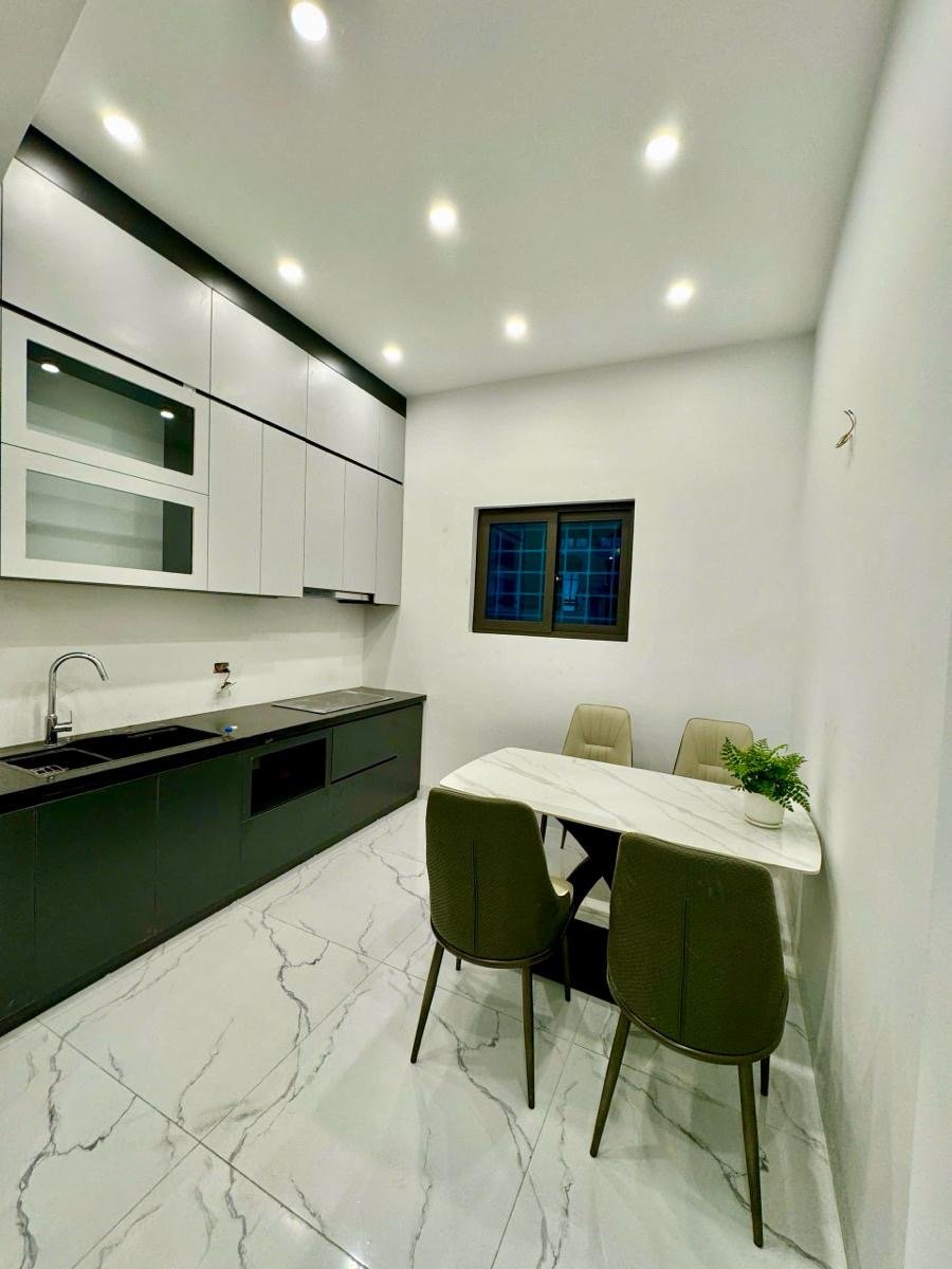 Bán nhà phố 46m2 mặt tiền 4m Hoàng Quốc Việt Cầu Giấy giá 7,95 tỷ