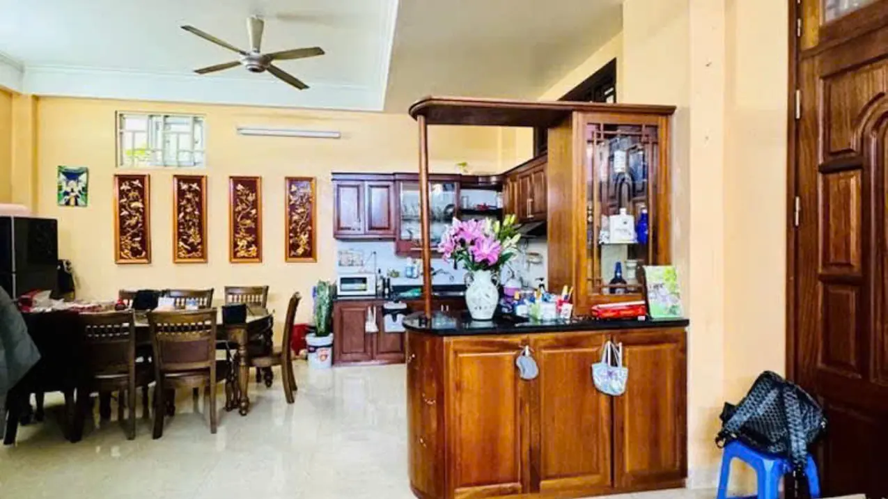 Bán nhà lô góc Triều Khúc - 75m² - 3 tầng, mặt tiền 6.5m, ô tô đỗ cửa, vị trí và tiện ích siêu hợp