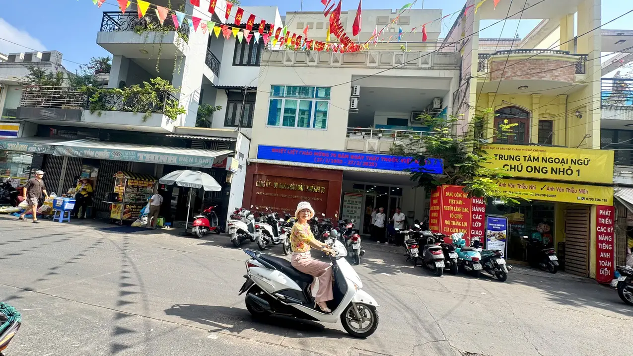 Bán nhà mặt tiền 15m đường Xóm Chiếu, Quận 4 - vị trí vip được bao quanh bởi nhà thờ Xóm Chiếu