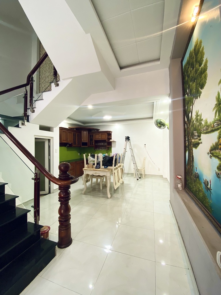 Mặt tiền đường 8m kinh doanh, 4 tàng, giá cực rẽ, Nguyễn Phúc Chu, P15 Tân Bình