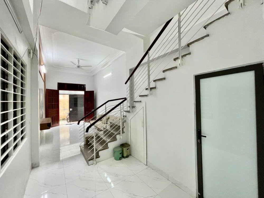 Bán nhà dân xây Vạn Phúc ,cách trục chính 70m ,38/42m2 4 tầng giá 7,35 tỷ