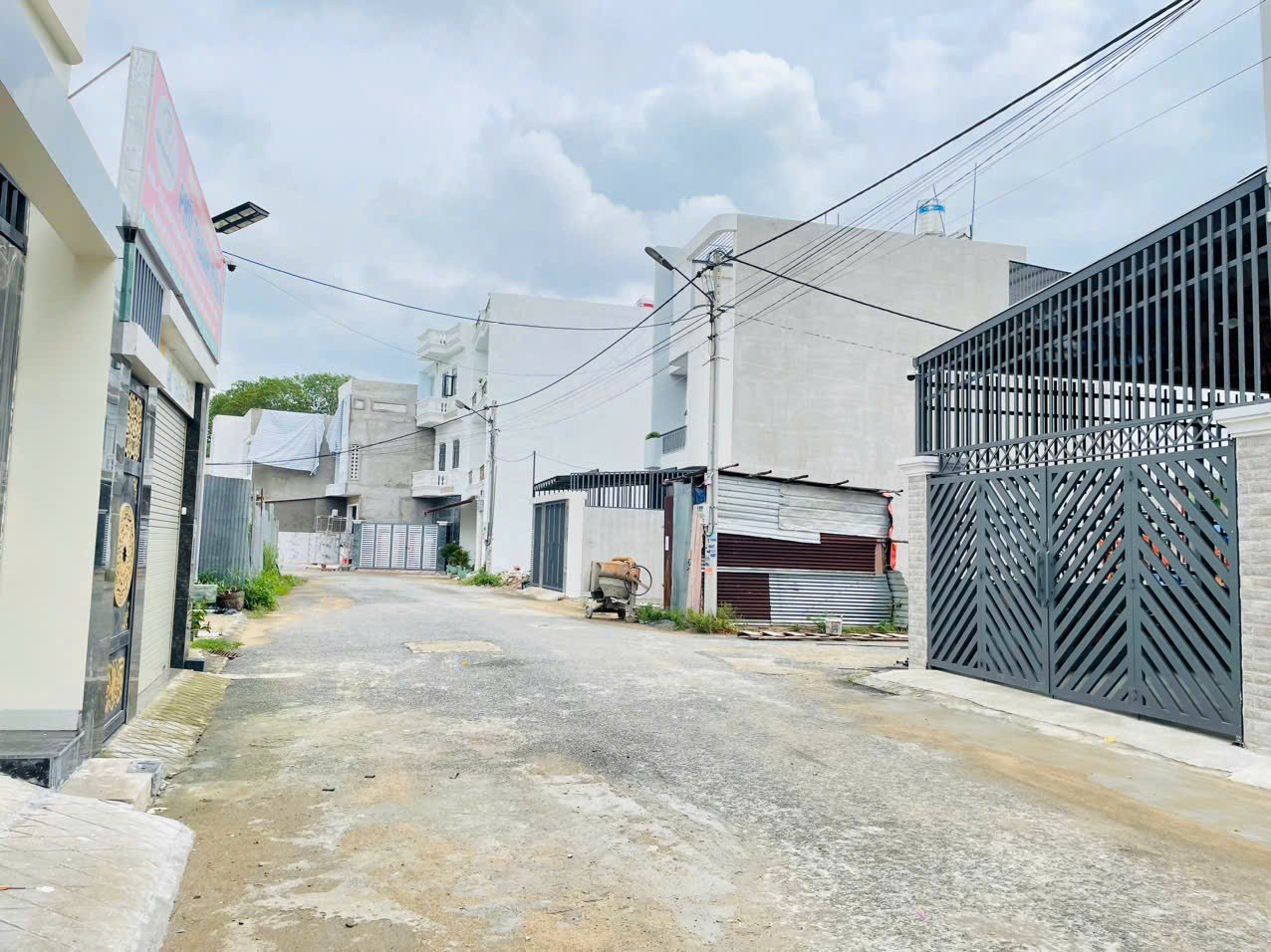 Bán đất dịch vụ 90m2 đường Bùi Quốc Khái, Hoàng Mai, Hà Nội, giá 18,3 tỷ