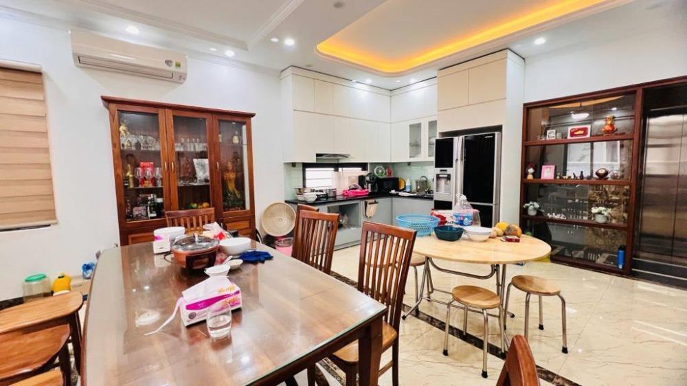 Bán nhà Chiến Thắng, Văn Quán, Hà Đông, 35m², 4 tầng, mặt tiền 3,5m, giá 14 tỷ thương lượng