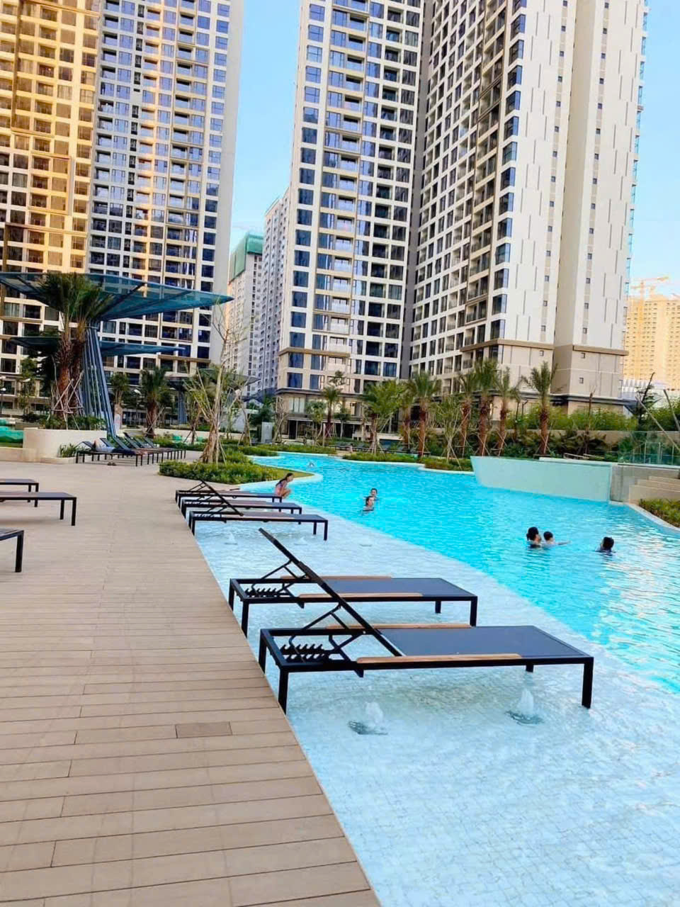 Bán căn góc 2PN view trực biển, diện tích 84,6m2, 4,15 tỷ tại toà ICON40, Hạ Long, Quảng Ninh