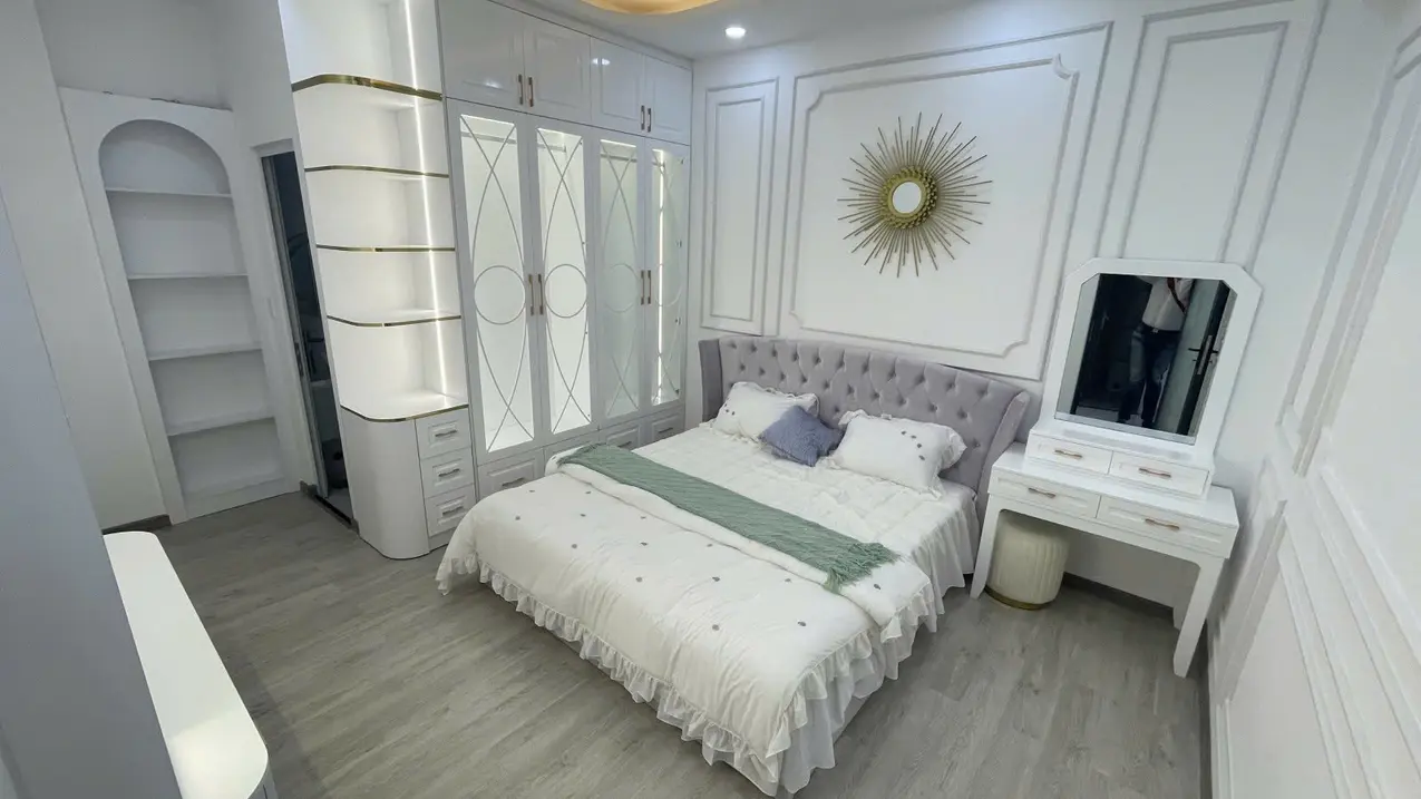 Bán nhà phố đẹp 2 tầng, 5 pn, 5 wc - giá nhỉnh 9 tỷ - vị trí vàng