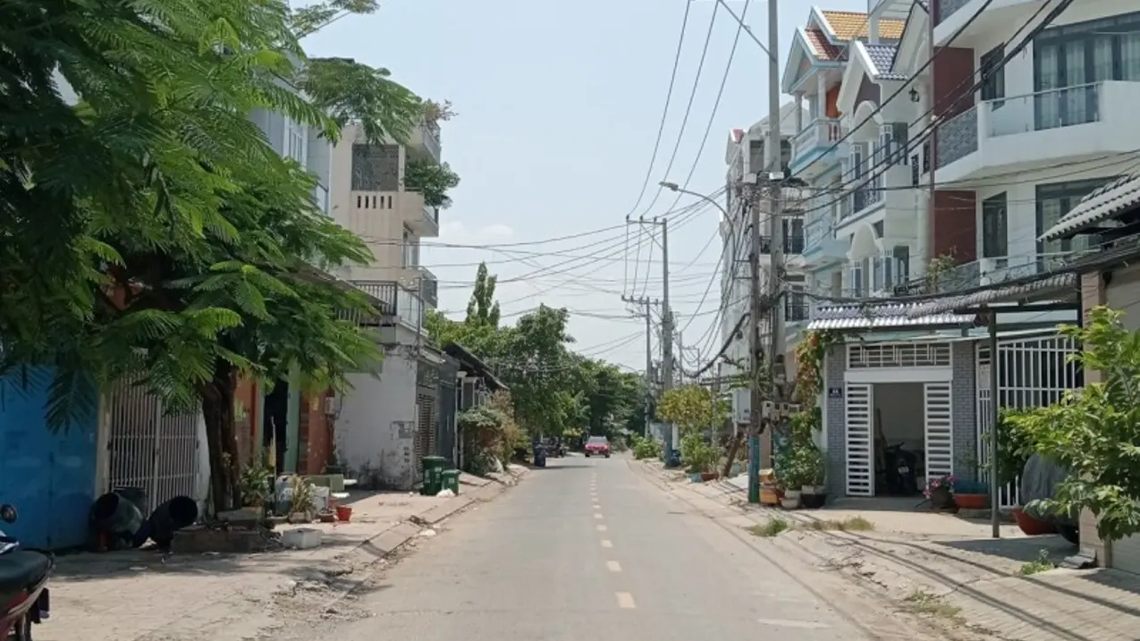 Nhà phân lô ô tô, 3 tầng - kinh doanh tốt - gần ngã tư Hiệp Bình Phước, giá 10.x t/ỷ