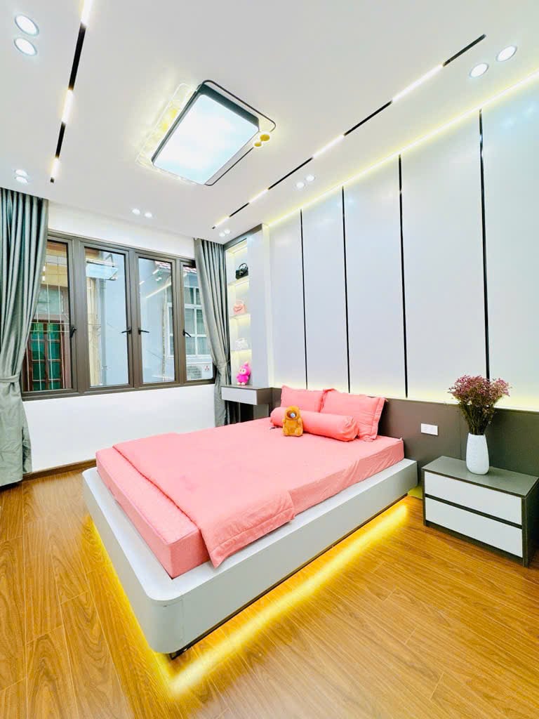 Bán nhà Mỹ Đình ngõ nông,nhà đep,ô tô gần,sổ vuông,đầy đủ nội thất giá 7.2 tỷ