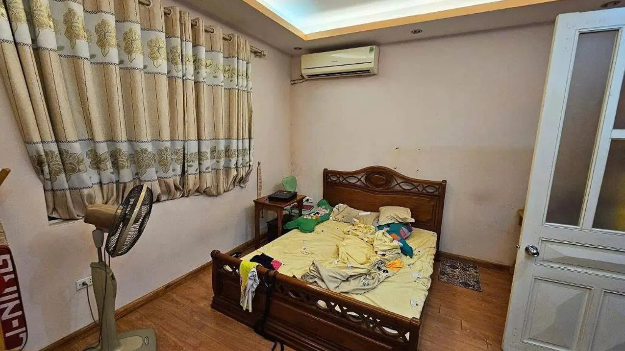 Bán gấp nhà 4 tầng gần khu đô thị Đô Nghĩa. Phân lô đầy đủ nội thất cao cấp. Ô tô đỗ cổng ngõ
