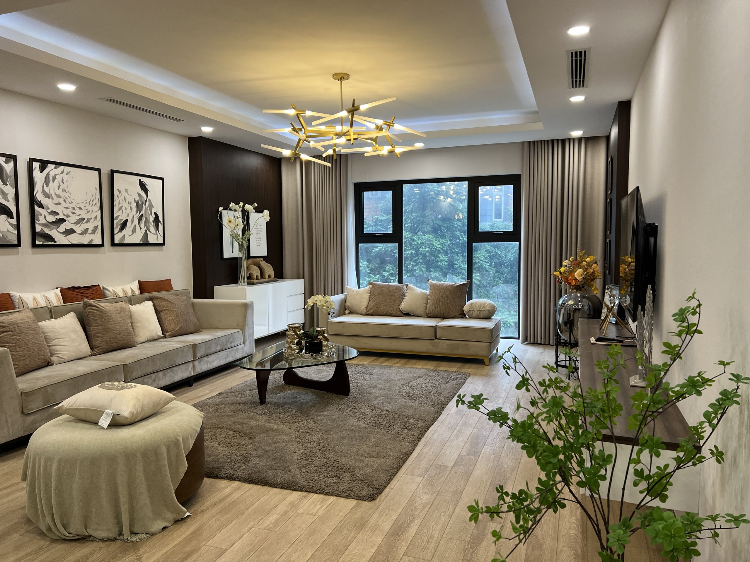 Bán căn hộ chung cư 138m2 3 ngủ 86 Duy Tân Cầu Giấy Hà Nội tiện ích đầy đủ