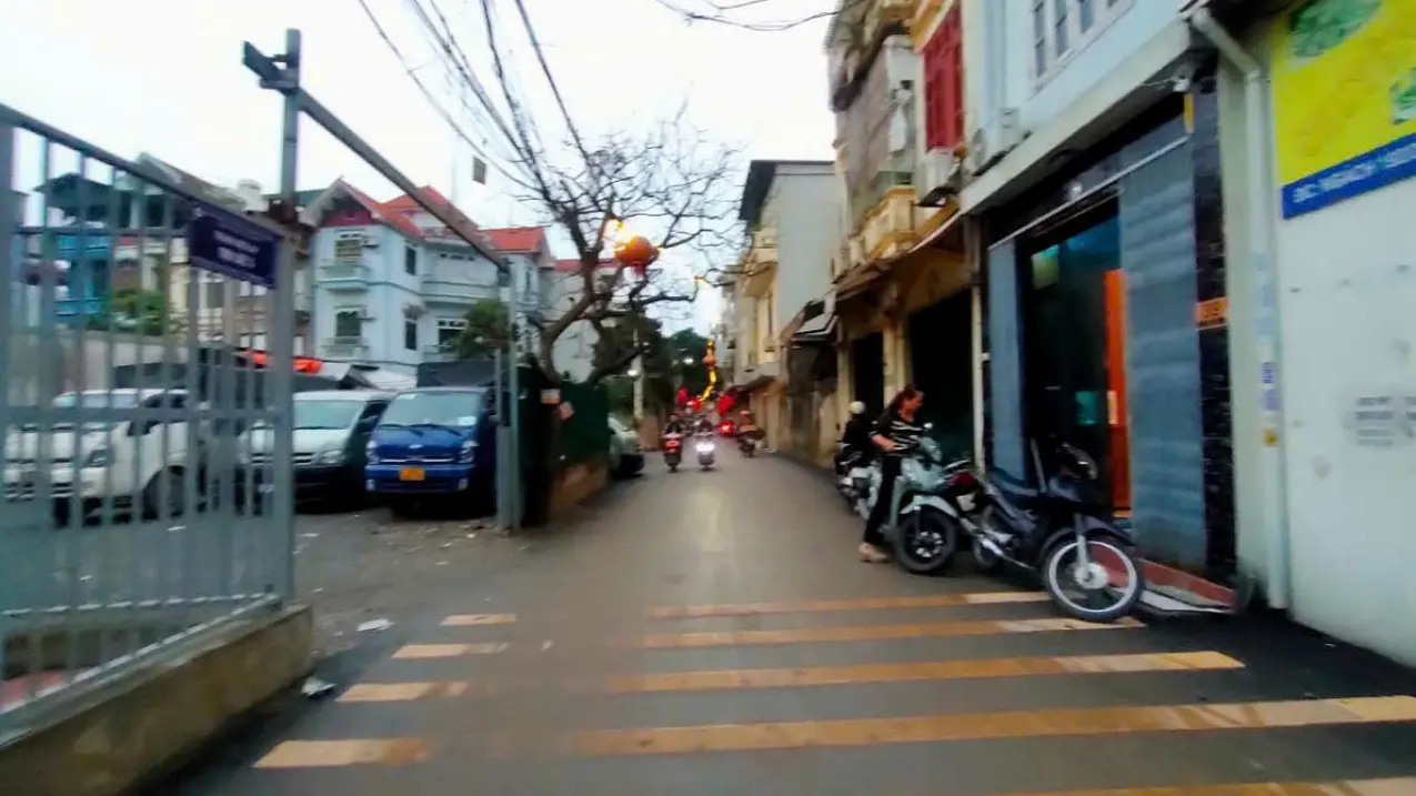Bán nhà: Tựu liệt, oto đỗ cửa kinh doanh, 55m2, 5 tầng, 5 ngủ, thang máy: hơn 8 tỷ