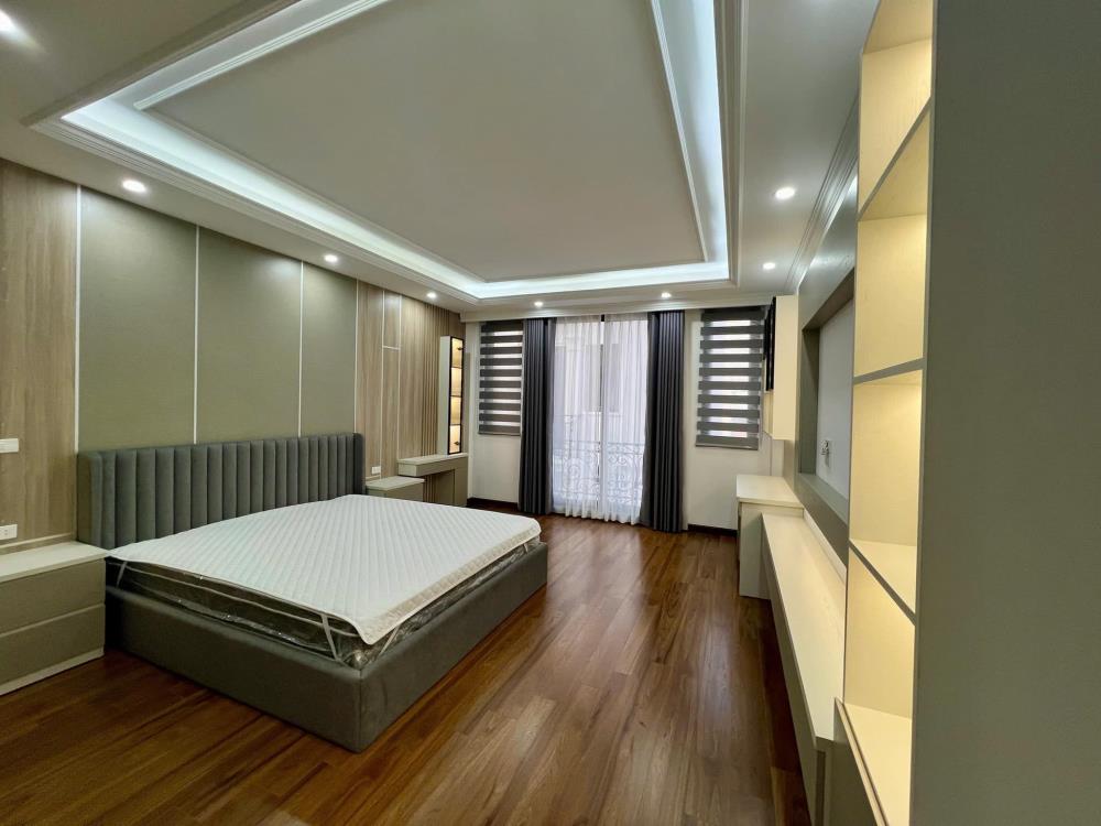 Phân lô phùng chí kiên thang máy gara nội thất đẹp ở ngay 48m2x8tầng