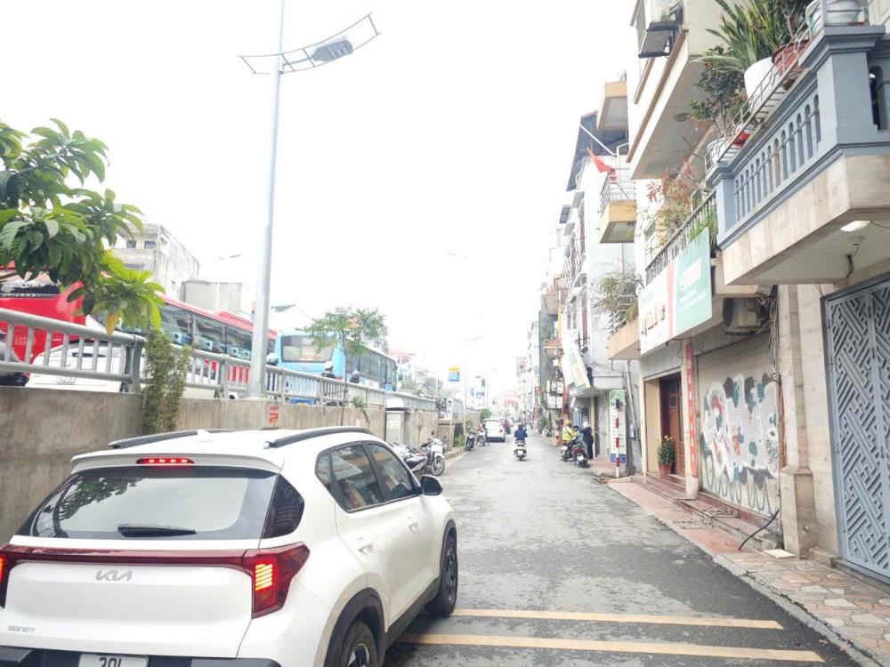 Bán nhà riêng 32m2 Âu Cơ, quận Tây Hồ, sát hồ Tây