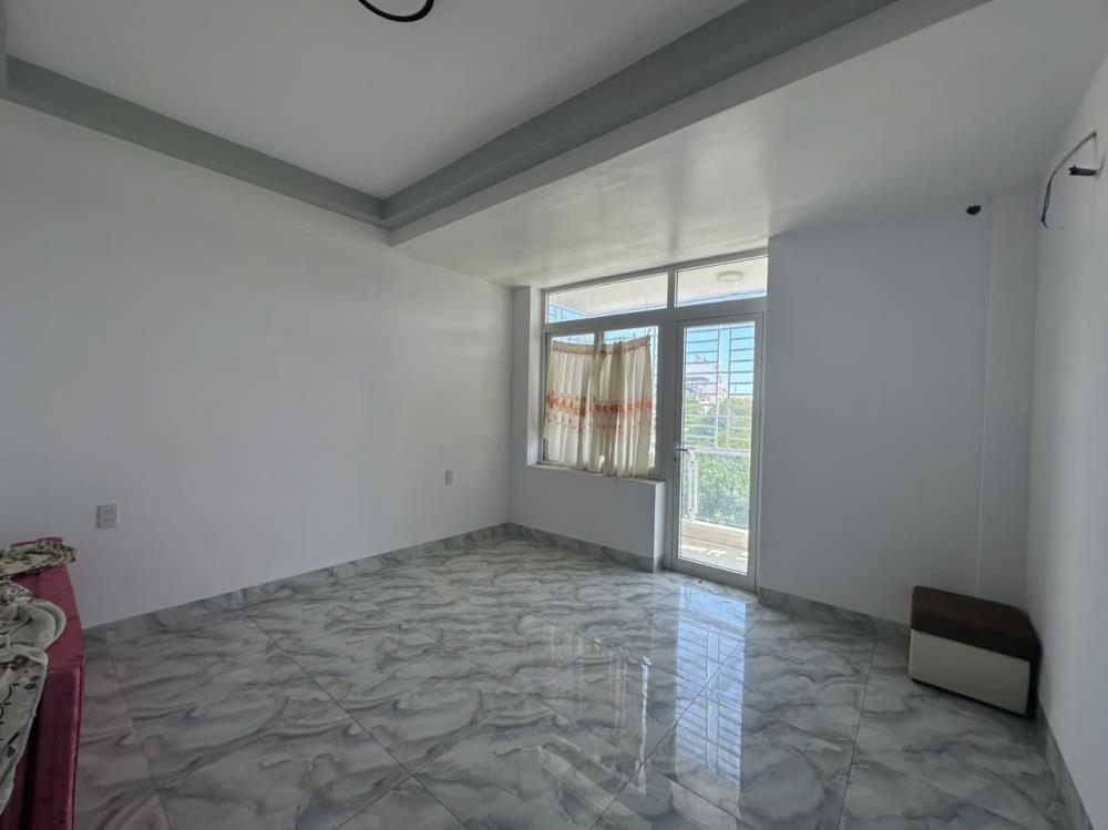 Bán nhà phố Phương Mai view hồ, vị trí đẹp, diện tích 46m2, giá chỉ 7 tỷ