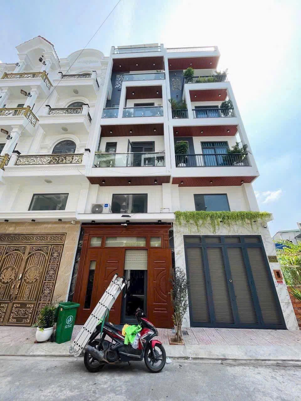 Nhà gì mà sang trọng đẳng cấp giá cực hấp dẫn chỉ 5 tỷ 700 triệu