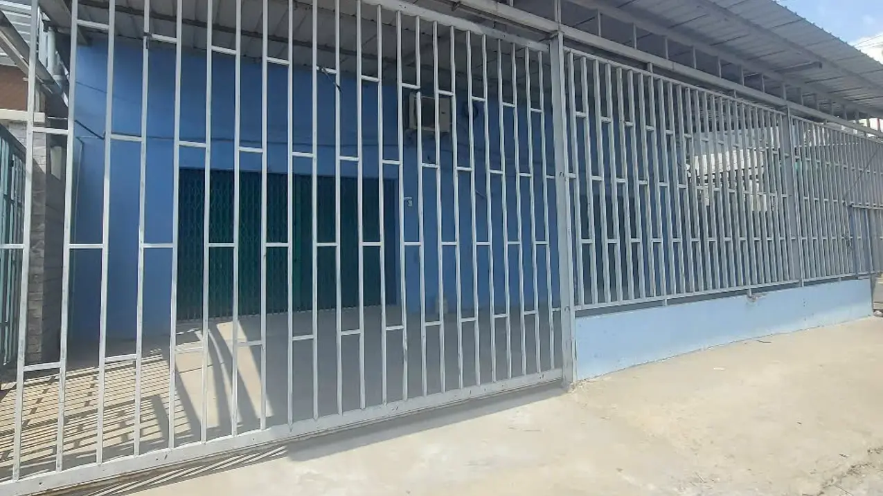 Kho xưởng 500m2 gần cầu Tham Lương , hẻm xe tải 10T , 13x35m, có sẵn văn phòng điện 3 pha