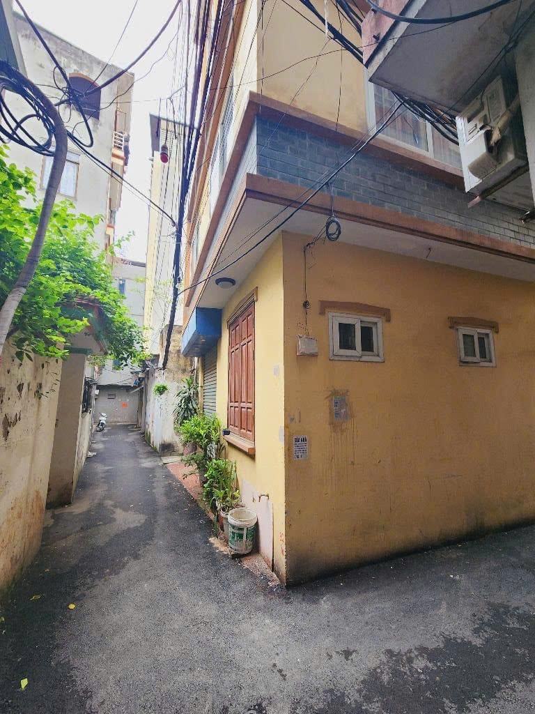 Bán nhà sổ chung chính chủ, 1 trệt 1 lầu, ngay trung tâm Dĩ An, diện tích 22m², giá 650 triệu