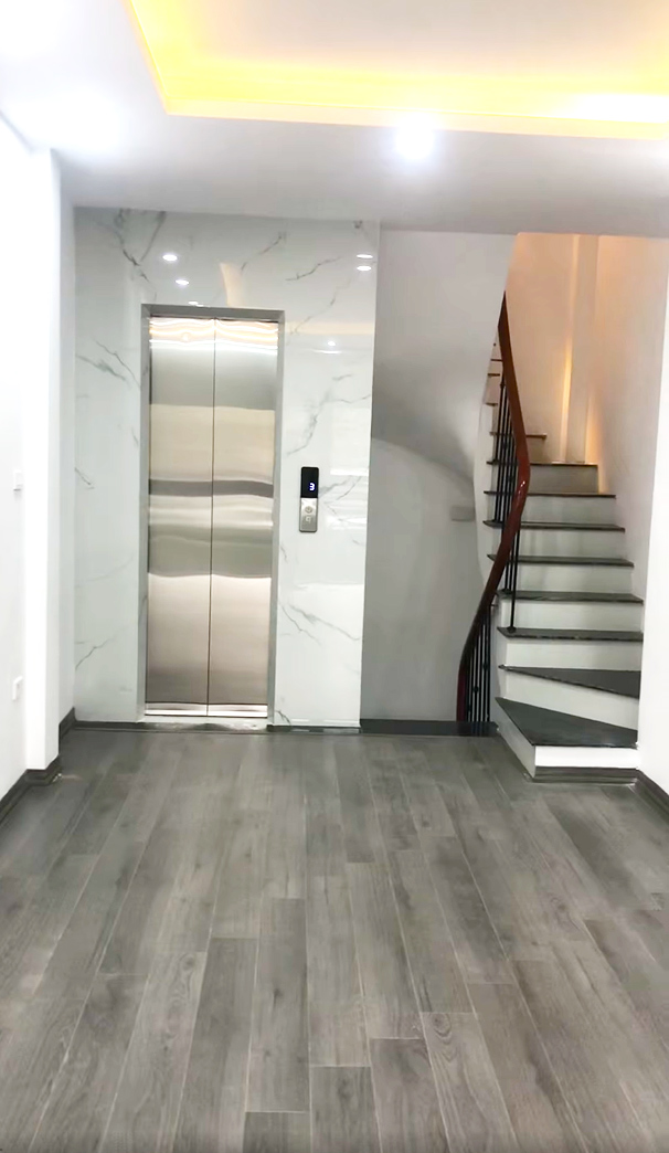 Hiếm-nhà  Lạc Long Quân đẹp 7 tầng thang máy, ngõ gần 3m thẳng tắp 35m2x7t_8,6tỷ