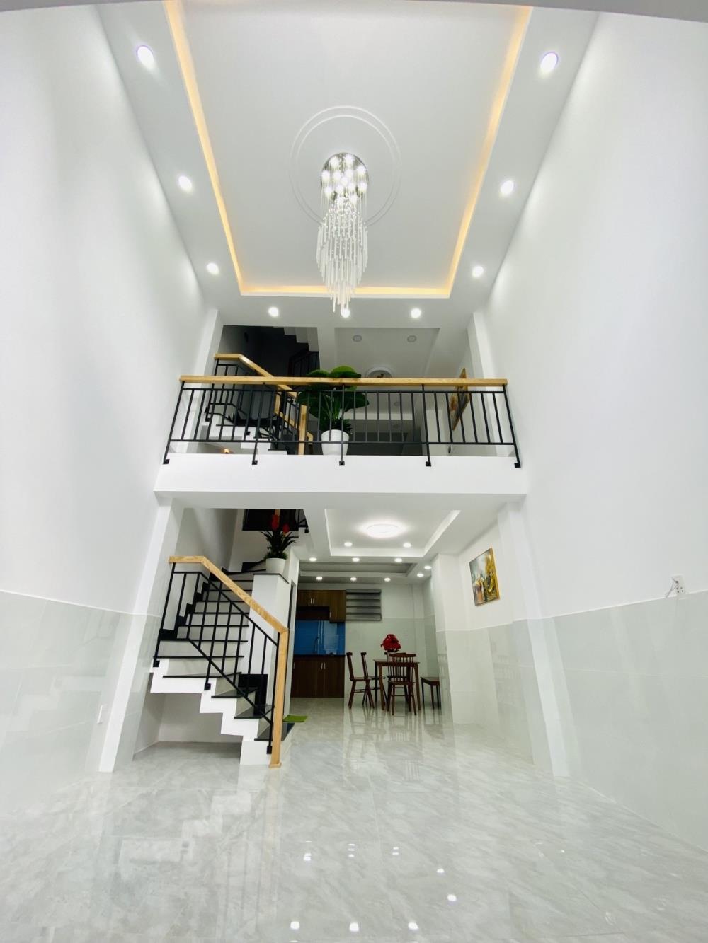 Bán nhà riêng 37m2 phố Khương Hạ, Thanh Xuân, ô tô đỗ cổng, nội thất đầy đủ