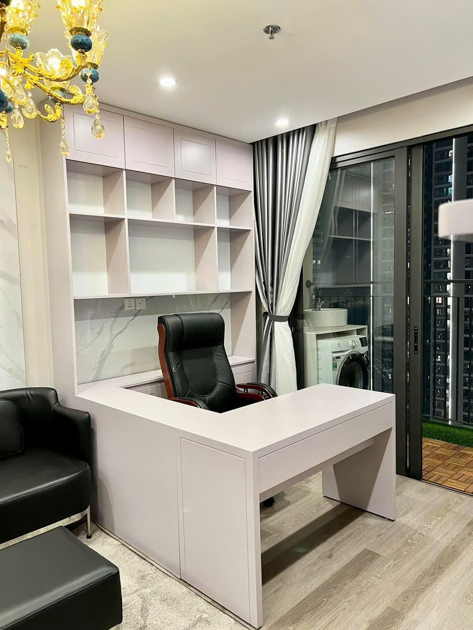 Bán gấp căn hộ 3PN, tầng trung, full nội thất, slot ôtô 200k tại Thăng Long No 1 giá chỉ từ 7 tỷ