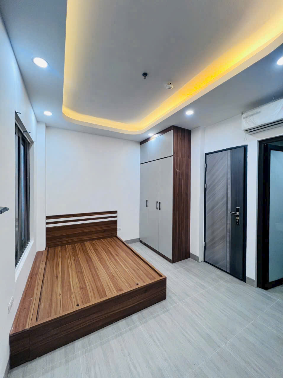 Bán toà ccmn Phạm Văn Đồng - mới tinh - cách mặt phố 30m--60m2
