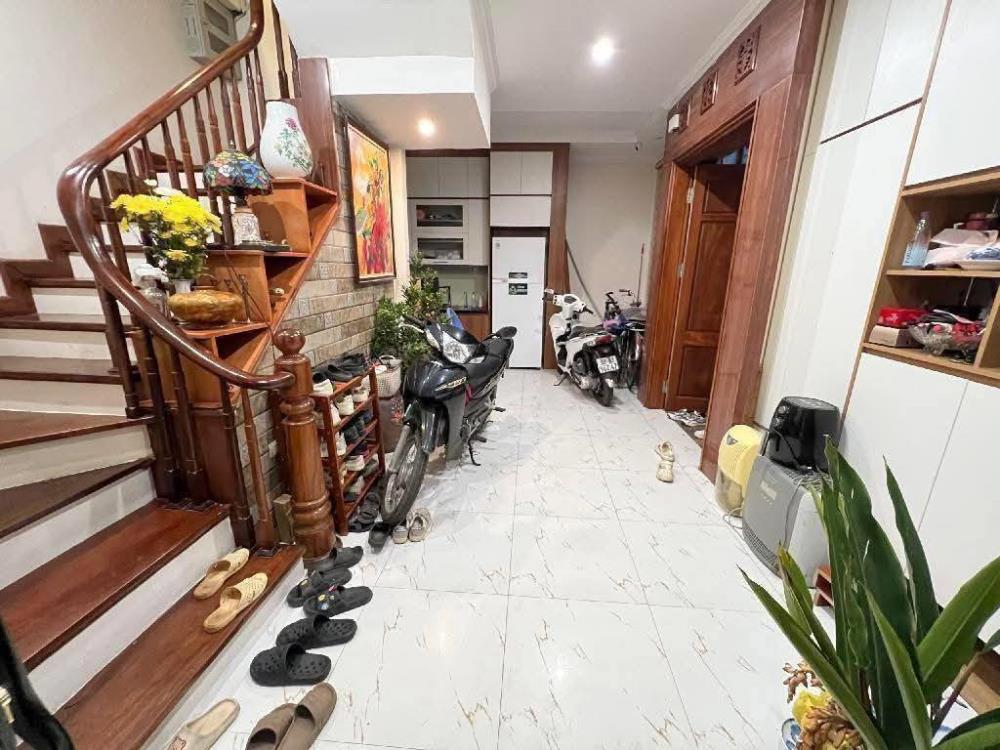 Bán nhà riêng 53m2 tại đường Vũ Xuân Thiều, Long Biên, nội thất cao cấp
