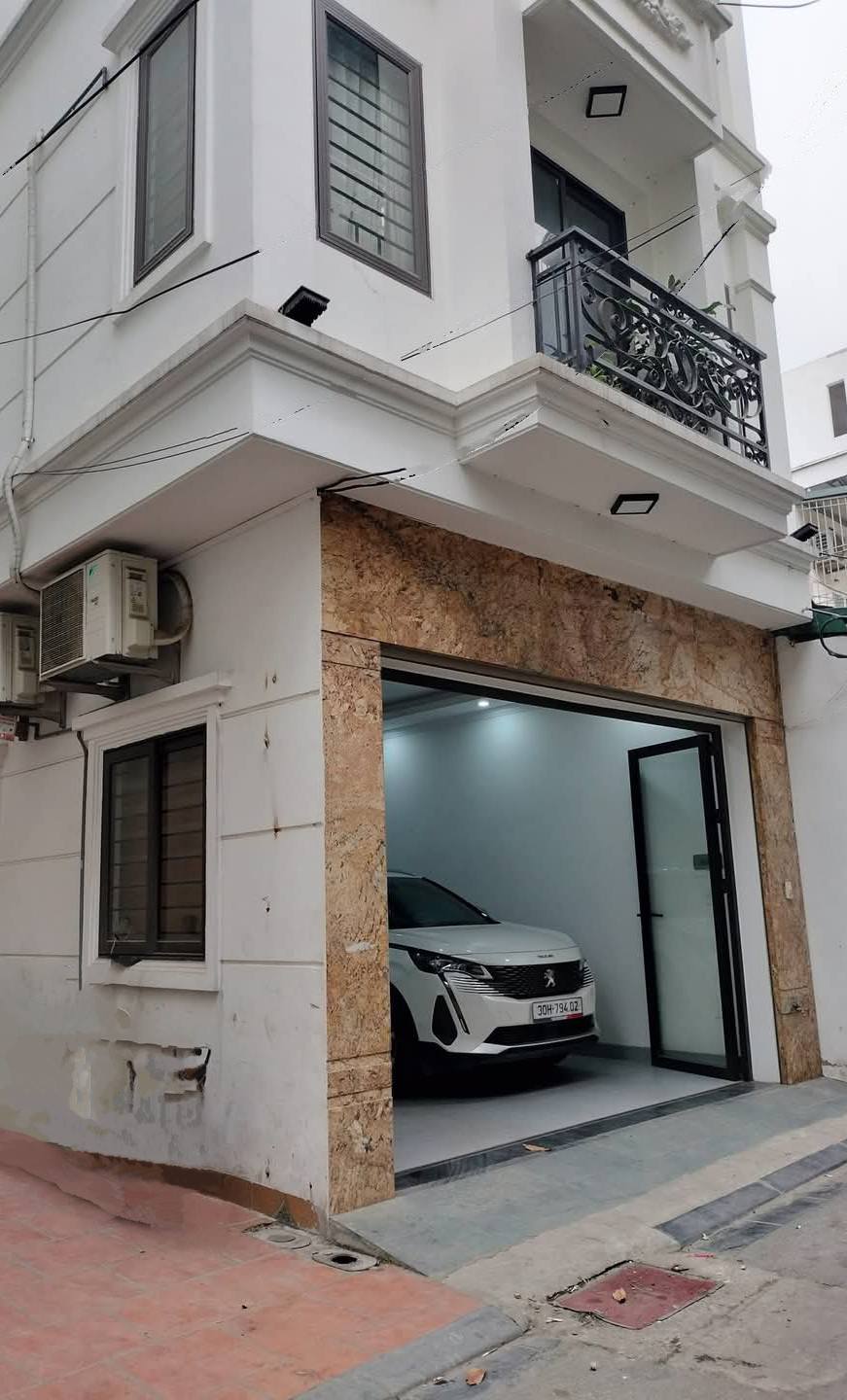 Bán nhà vị trí đẹp tt Phường Ngọc Thụy, lb dt: 51m2, 5 tầng thang máy   mt: 5m