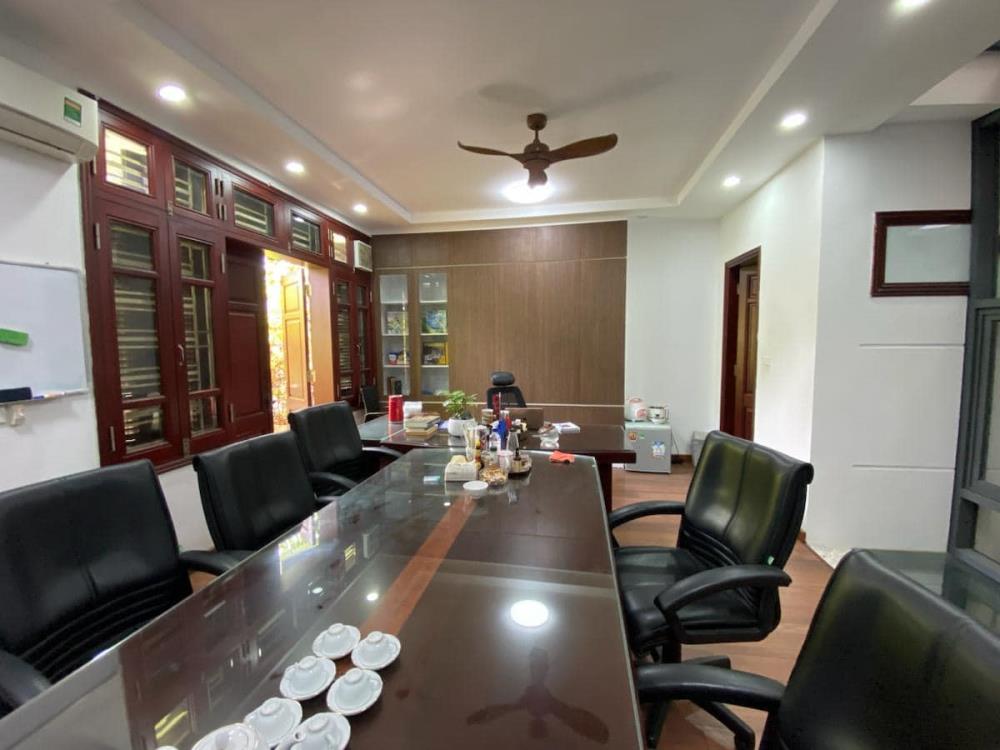 Phố Nguyễn Văn Cừ, Long Biên, 85m2 6 tầng, mặt tiền 5 m, giá 18 tỷ 9, gara 2 ô tô, thang máy, full nội thất