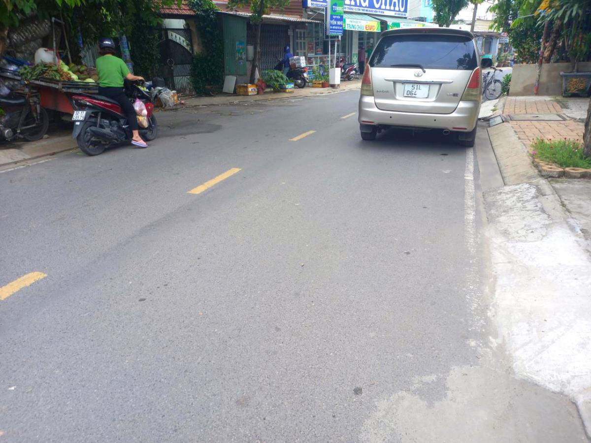 Bán nhà 4 tầng 40m2 đường Ngô Gia Tự, quận Long Biên, nhà đẹp ở ngay