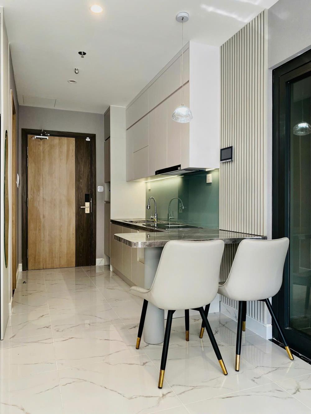 Chính chủ bán gấp căn hộ 3 phòng ngủ tại Goldmark City, 139m², full nội thất, giá 8 tỷ, Sổ hồng sẵn sàng