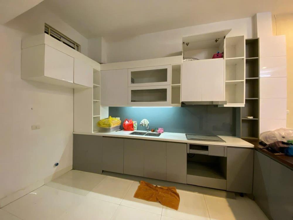 Bán nhà riêng 40m2 tại Đê La Thành, Đống Đa, 5 tầng thang máy, sổ đỏ đẹp