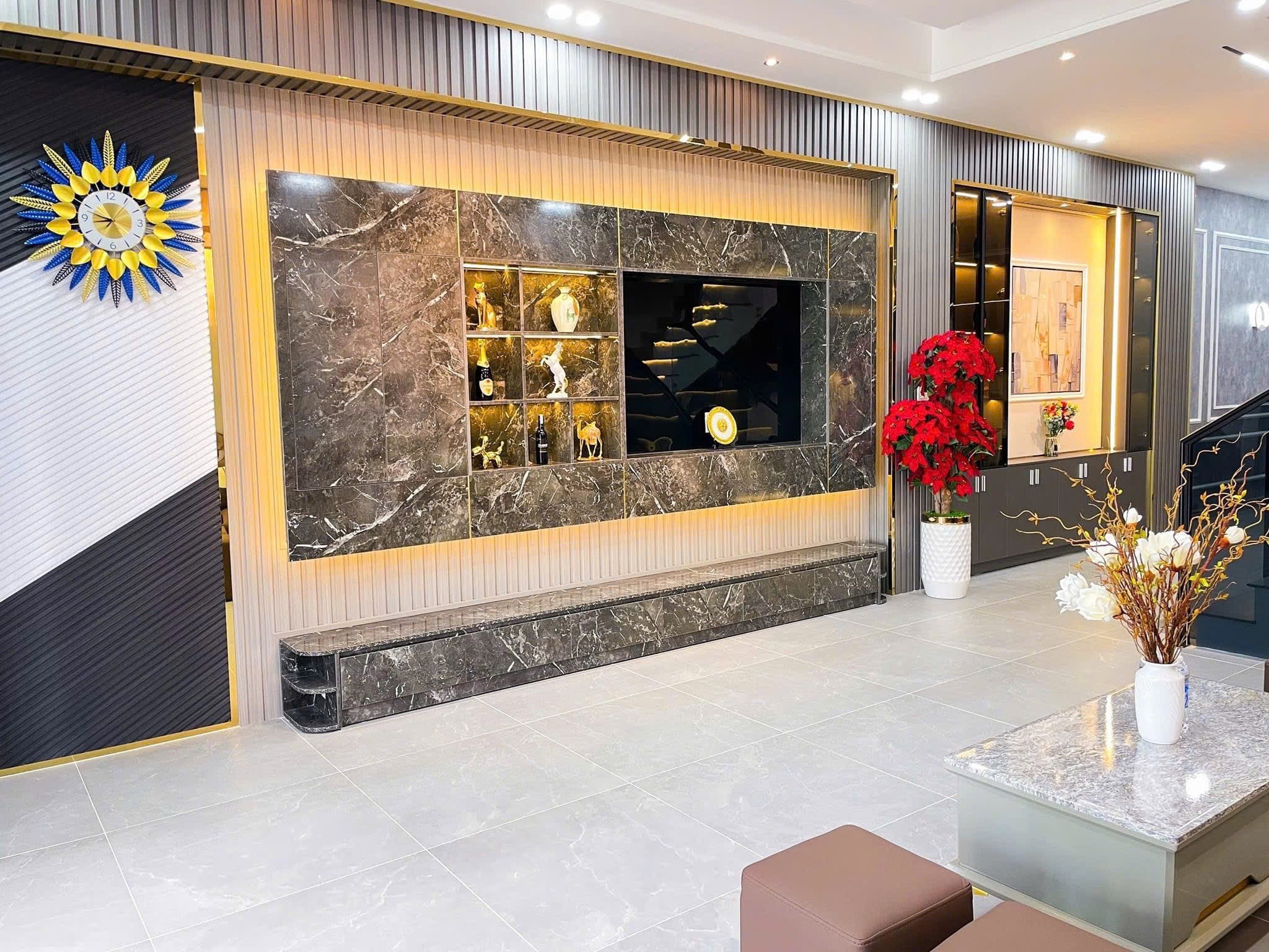 Toà nhà đường Láng 40m2x 5 tầng ở & cho thuê 9 phòng nhỉnh 8 tỷ sổ đỏ Đống Đa, vị trí đẹp ngõ thông