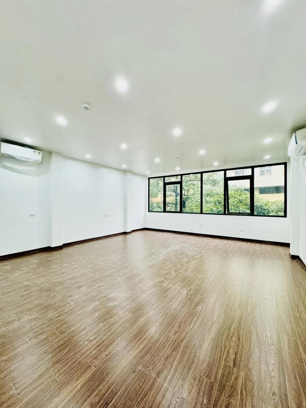 Bán nhà Trần Quý Kiên - 79m2 - 5 tầng - mt 5.8m - vỉa hè - kinh doanh - 42 tỷ