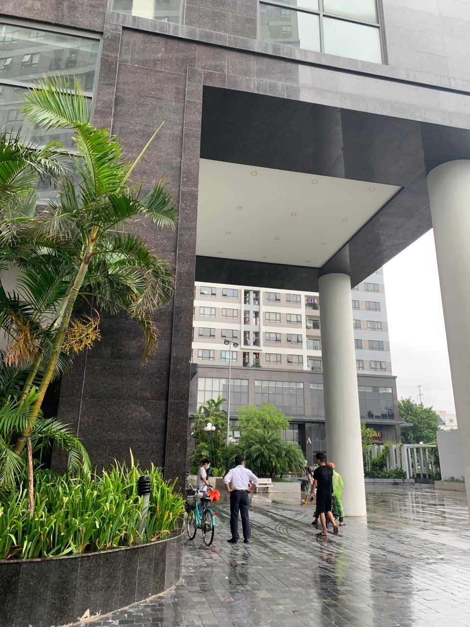 Bán sàn văn phòng Ngoại Giao Đoàn - Phạm Văn Đồng - 450m2- full nội thất