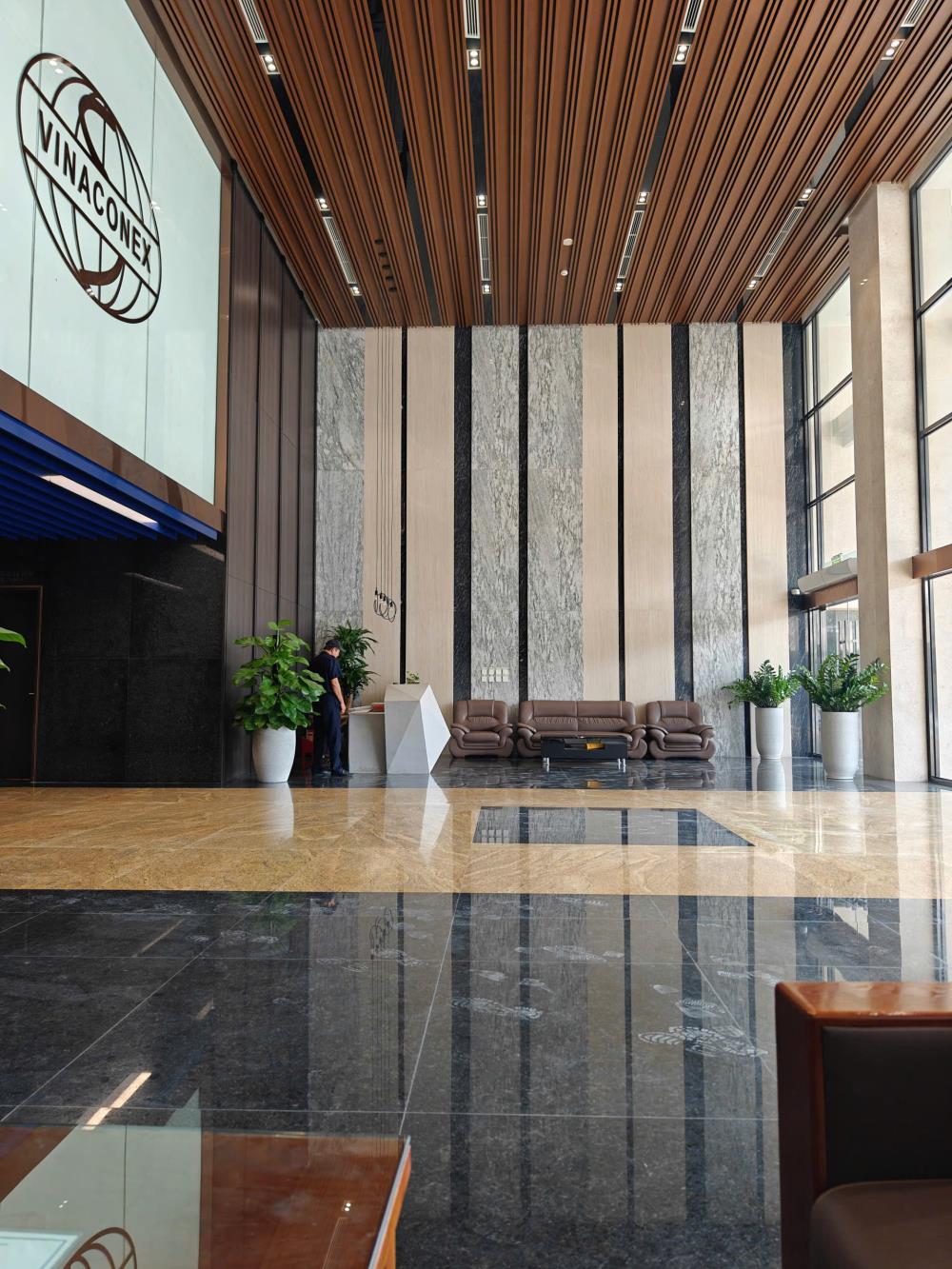 Cho thuê văn phòng 1003m² tại Goldsilk Complex Hà Đông tiện ích hiện đại