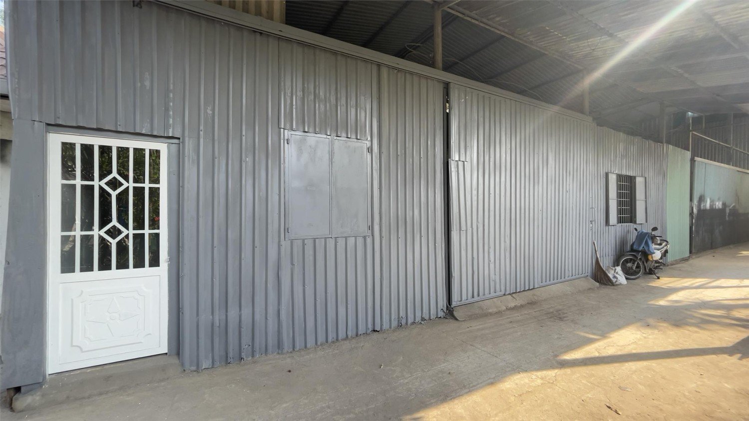Cho thuê kho nhà xưởng 230m2 đường 103, Quận 2, HCM điện 3 pha giá tốt