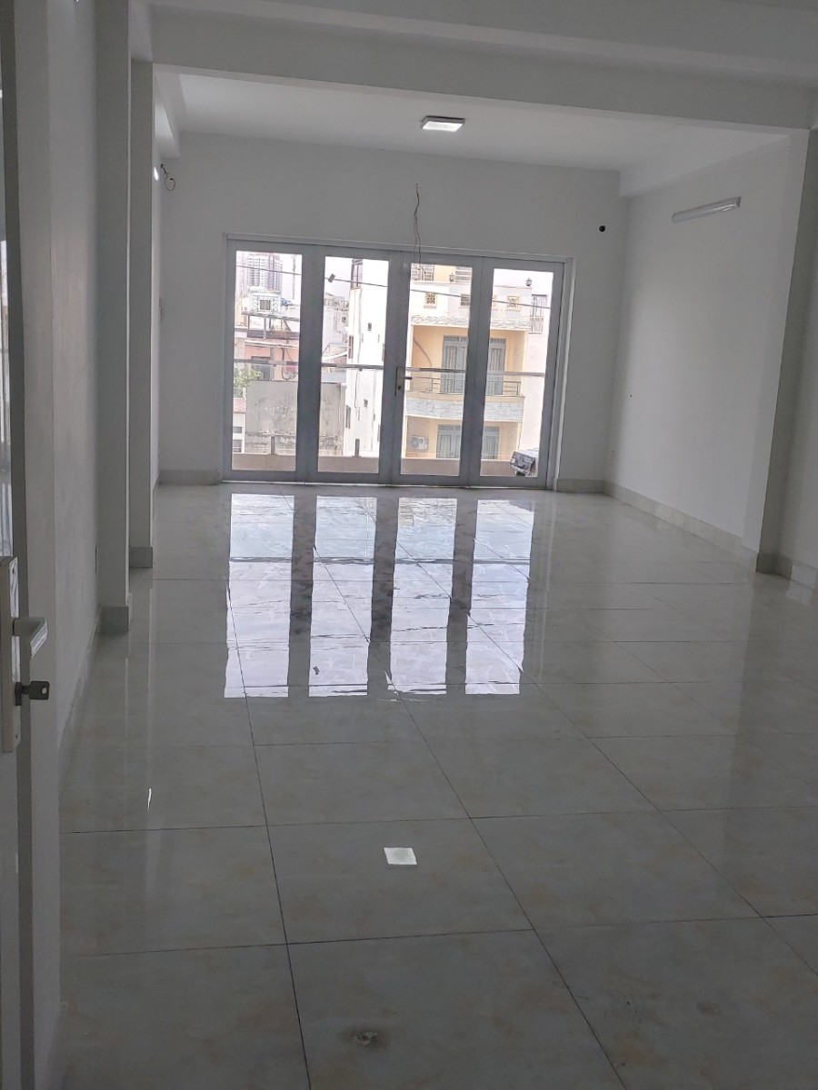 Giá sốc! Discovery 302, Cầu Giấy cho thuê văn phòng, 140m2, chỉ 253.200đ/m2/th