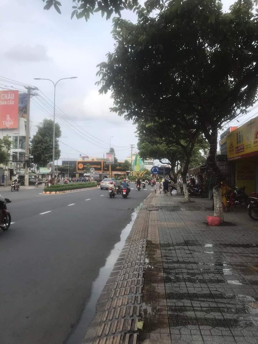 Cho thuê mặt bằng kinh doanh đường Đại Lộ Đồng Khởi, P.Phú Khương, Tp.Bến Tre