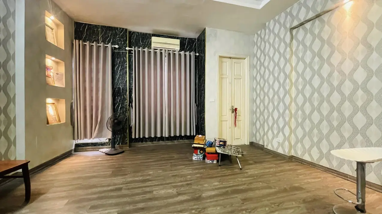 Siêu phẩm Dương Quảng Hàm, Cầu Giấy, 50m, 6t, mt 5.5m, phân lô, oto, ở sướng, 16 tỷ. 0937651***.