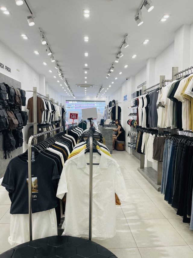 Bán nhà riêng 107 m2 phố Chùa Bộc, quận Đống Đa, mặt tiền 4.2m, cho thuê 100 triệu/tháng