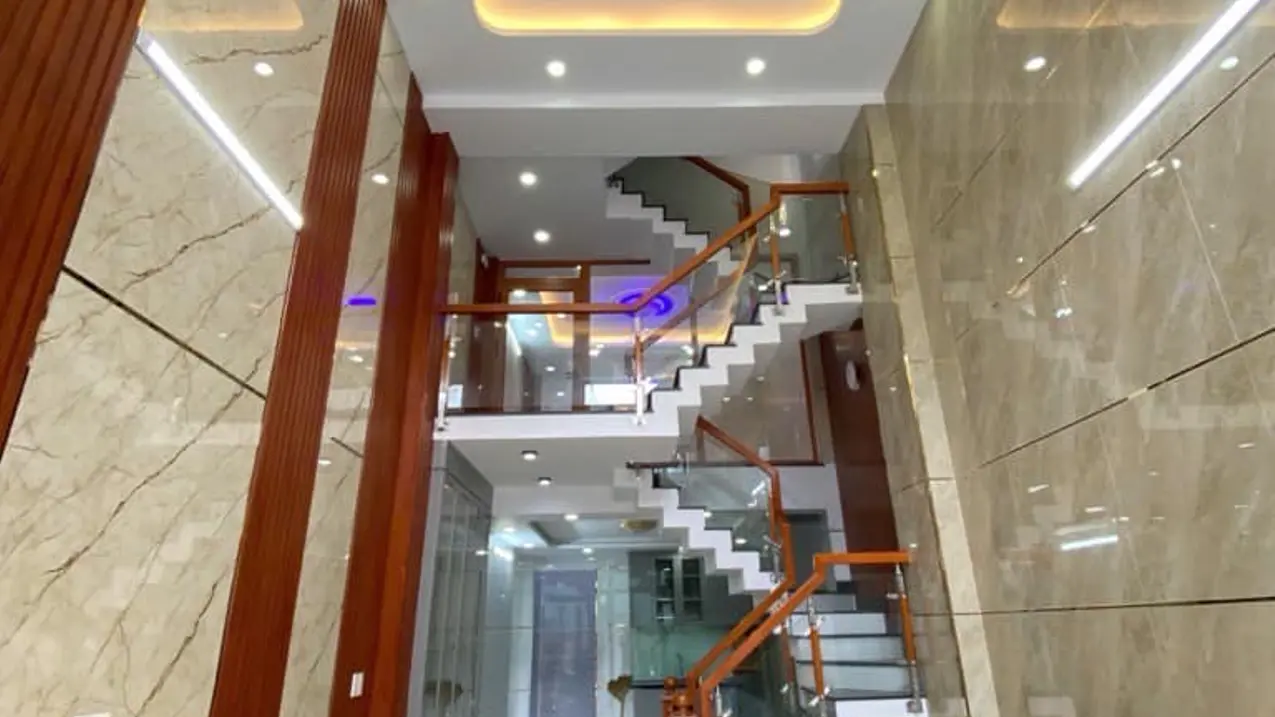 Siêu phẩm tòa nhà 5 tầng hẻm xe hơi quay đầu - nhà xây mới 100% 56m2 - kề aeon mall - Lê Trọng Tấn