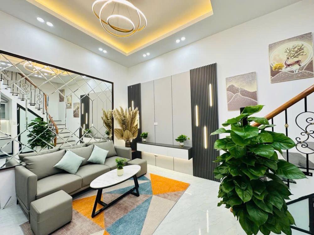 Bán nhà riêng 30m2 mặt tiền 5.8m Kim Mã Ba Đình tiện ích đầy đủ