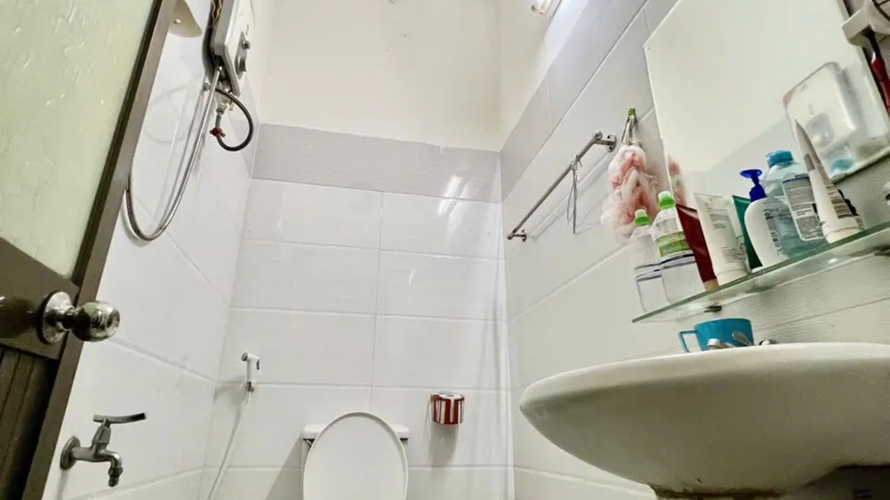 Bán nhà riêng 50m2 đường Đội Cấn, quận Ba Đình, thuận tiện giao thông