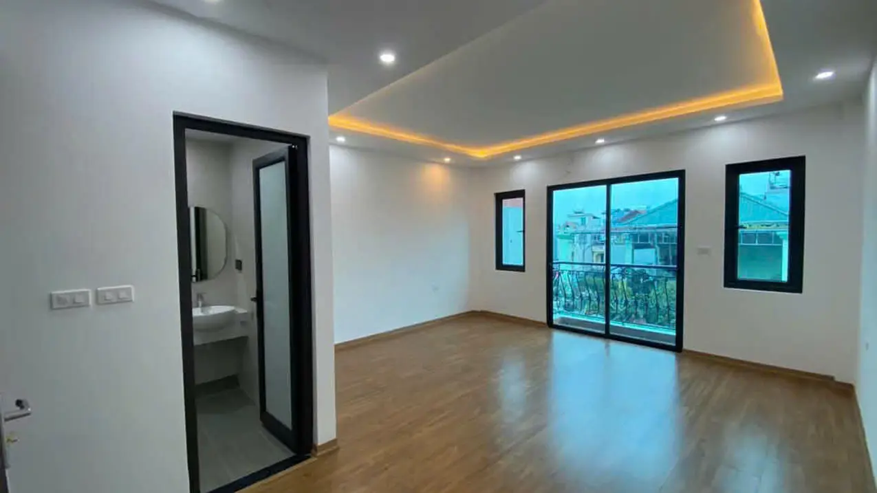 Bán nhà riêng 85m2 5 tầng đường Tân Mai, Hoàng Mai, gần hồ Đền Lừ