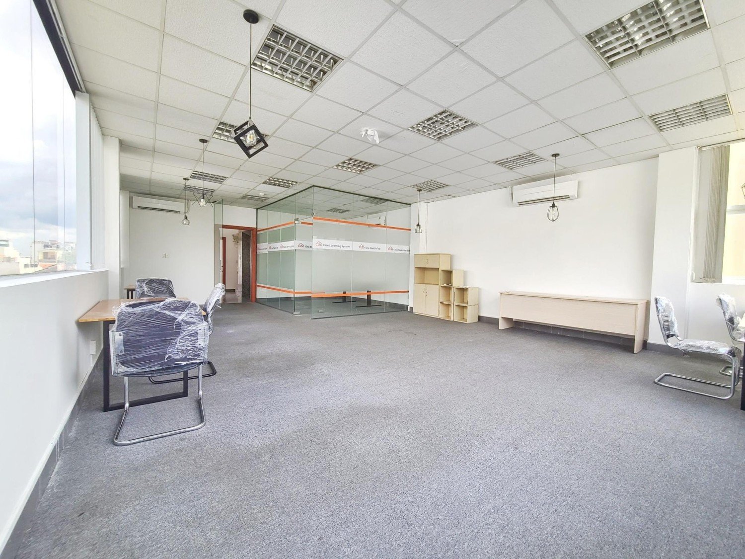 Cho thuê văn phòng 40m2 tại Nguyễn Trãi Thanh Xuân ô tô đỗ cửa tiện nghi