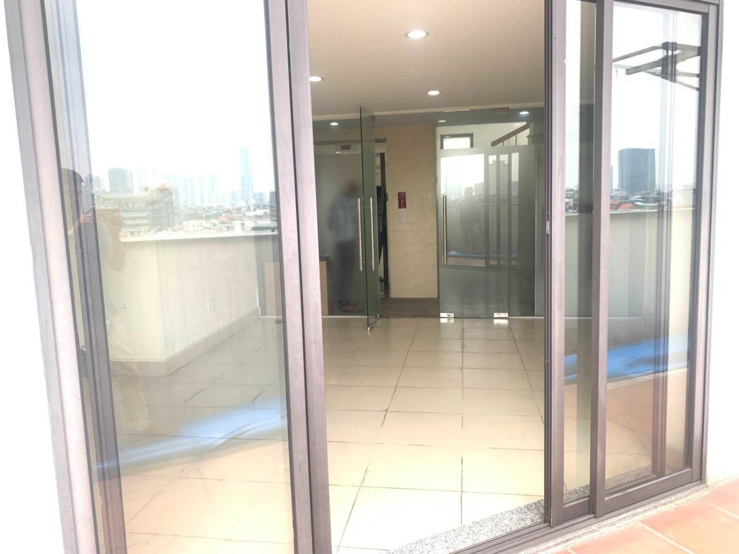 Cho thuê văn phòng tầng trệt, biệt thự tại Him Lam Kênh Tẻ, giá 21 triệu, 120m2