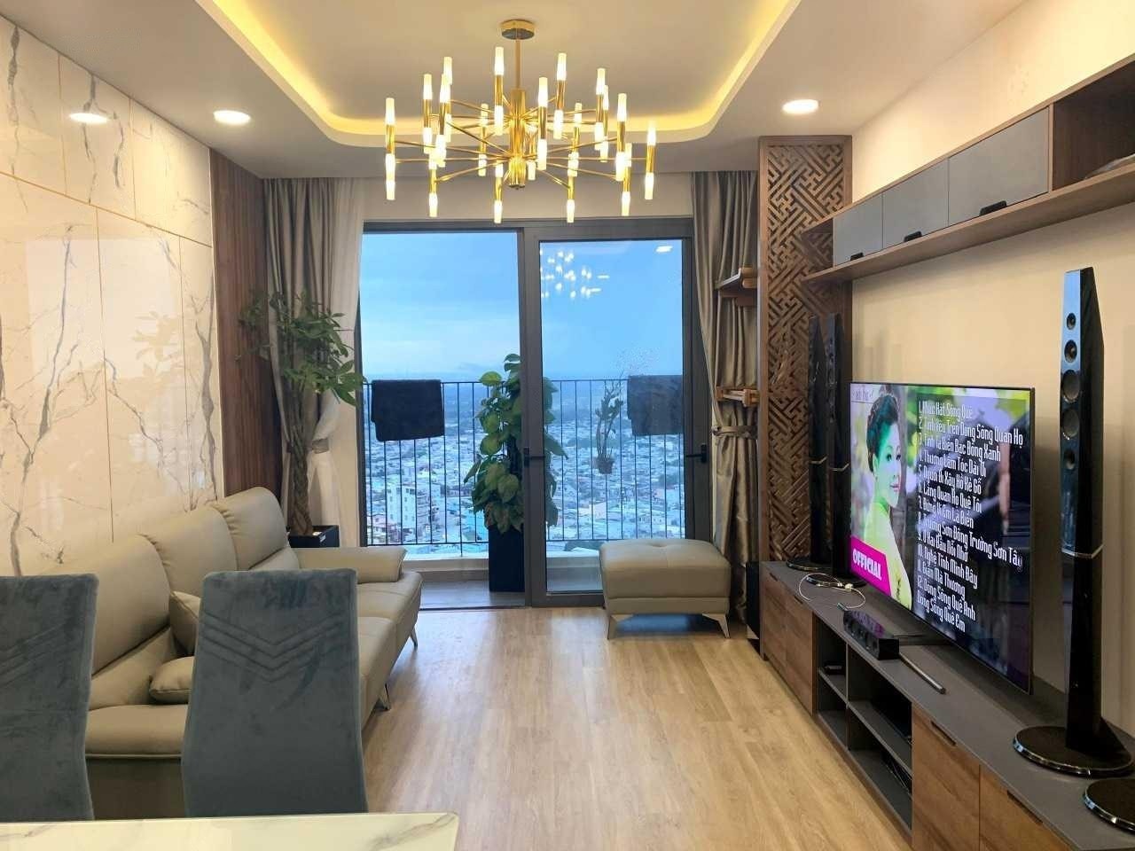 Cho thuê căn hộ chung cư 100m² trên đường Tạ Quang Bửu, quận 8, Hồ Chí Minh, nội thất cao cấp