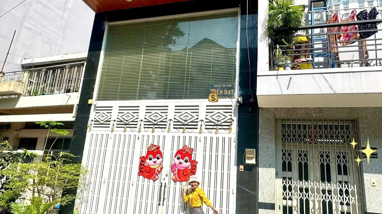 Bán nhà mặt tiền 12m xe hơi đậu cửa đường Bến Vân Đồn quận 4